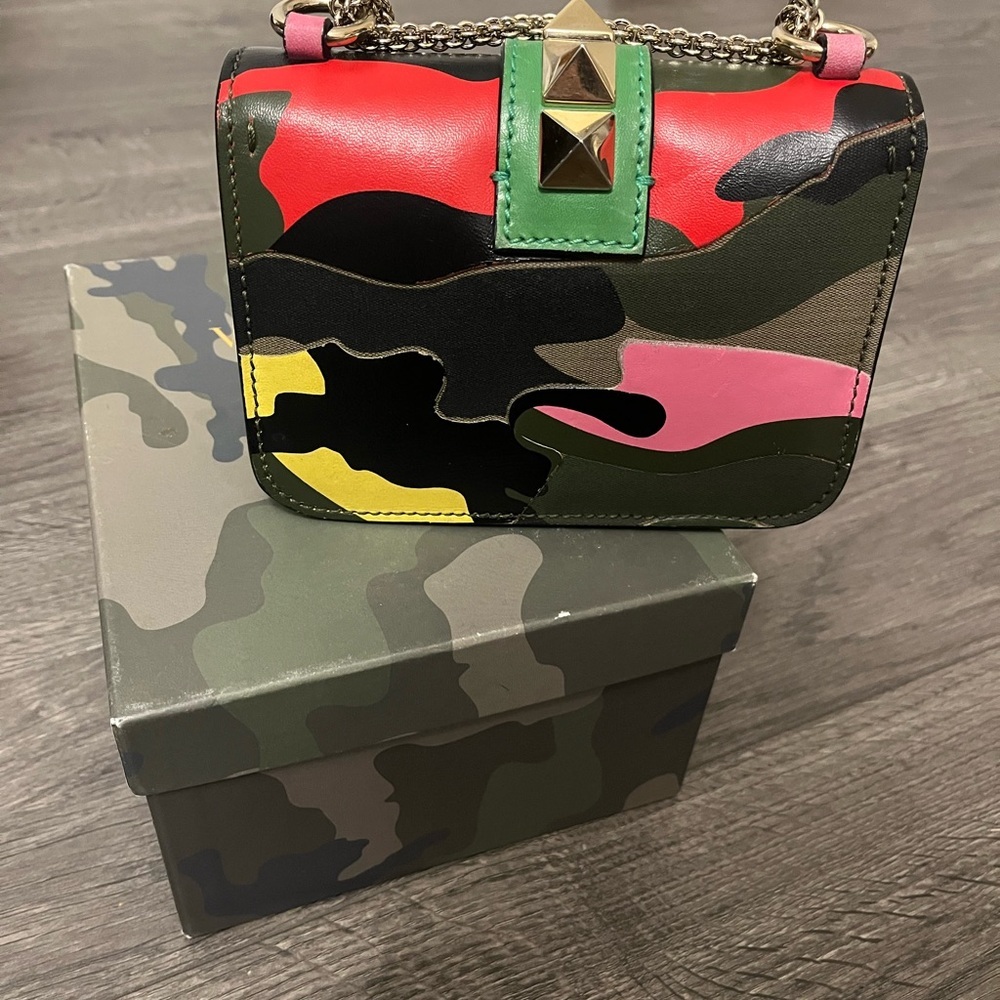 Valentino Garavani B-rockstud leather crossbody bag image 3